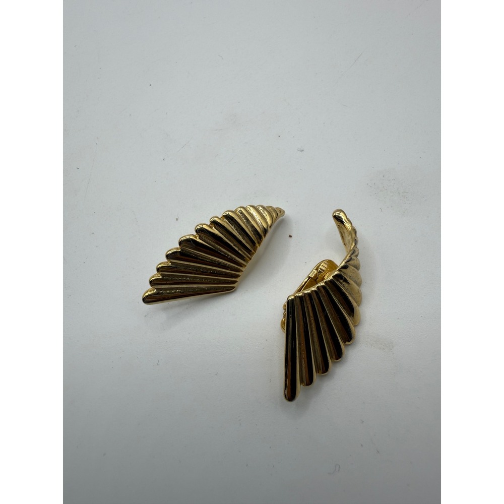 Vintage Gold Tone Ribbed Fan Wing Statement Clip On Earrings Retro Deco Style